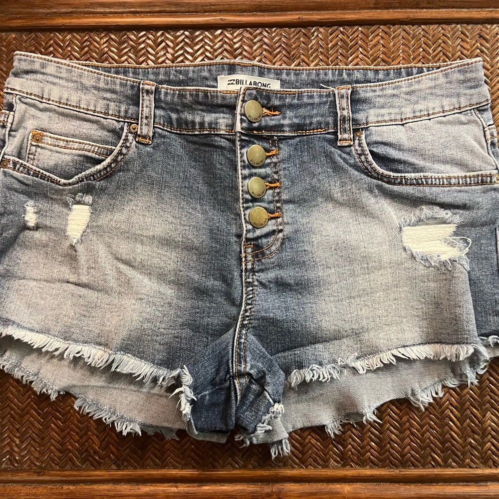 Super comfy Billabong brand distressed denim shorts.